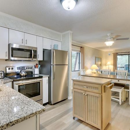 Hilton Head Condo With Balcony And Pool, Walk To Beach Pulau Hilton Head Luaran gambar